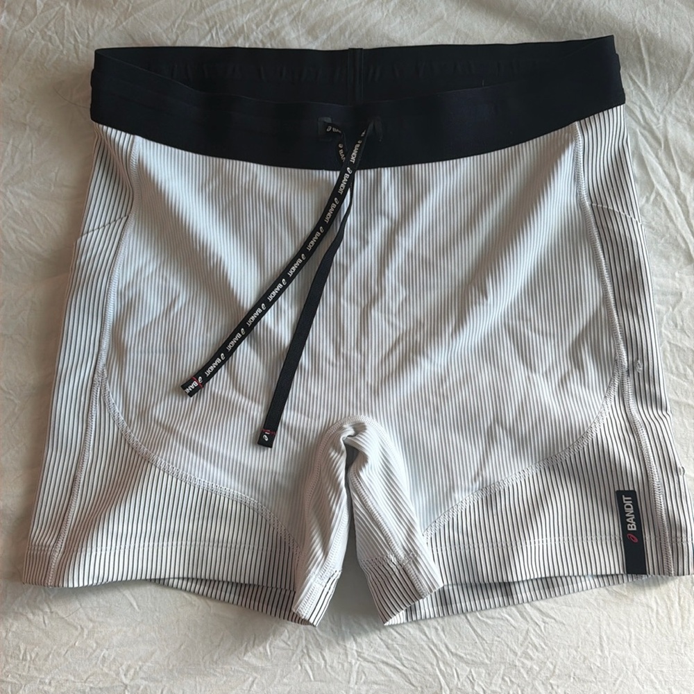 Bandit Running x ASICS Cadence Stripe 5” Compression Shorts - Medium